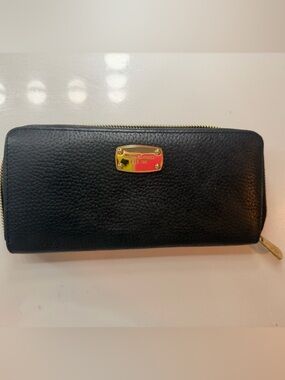 Michael Kors |Jet Set Travel Continental Zip Wallet with Gold Plaque